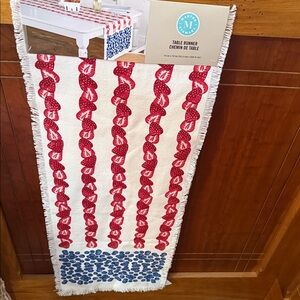 Martha Stewart table runner 14 x 72 NWT